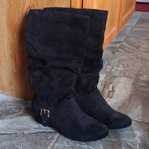 Ladies Bongo Boots Black Suede With Gold Buckle Sz. 9